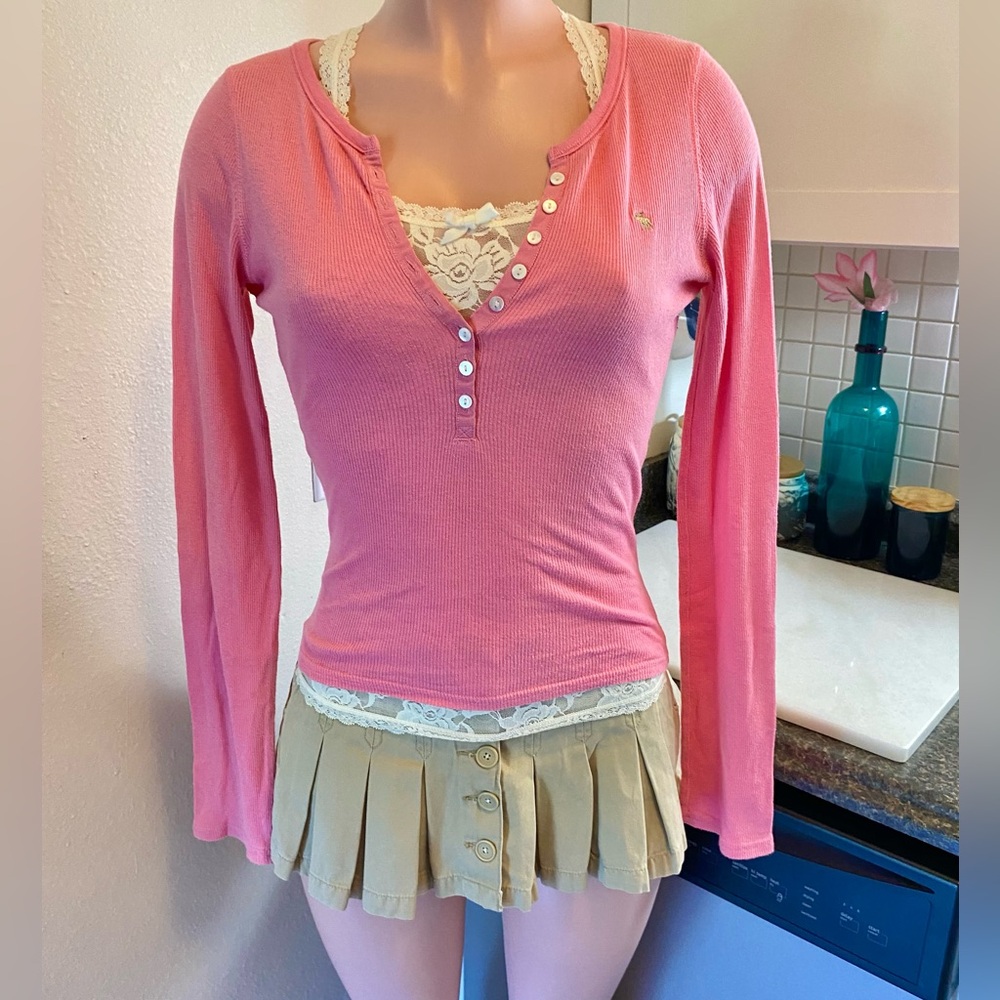 Vintage Abercrombie pink button up long sleeve Henley (RARE COLOR)
